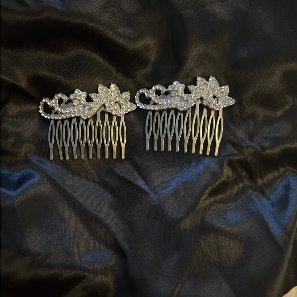 Vintage Pair Rhinestone Silver-Tone Hair Combs-Unbranded 3X2.5-inches